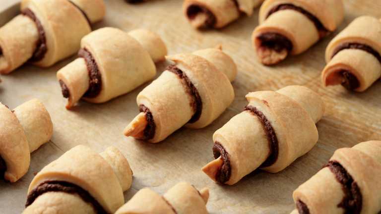 14 Israeli Desserts That Will Satisfy Your Sweet Tooth 